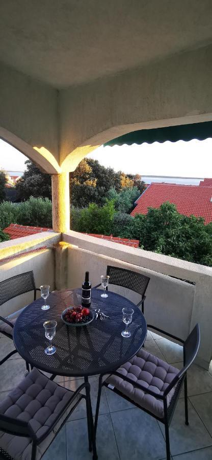 Apartmani Marija Kolan Buitenkant foto